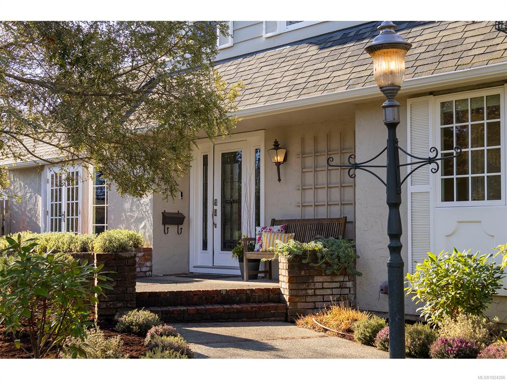 Fifth View of 3150 Norfolk Rd, Oak Bay, BC, V8R 6H4