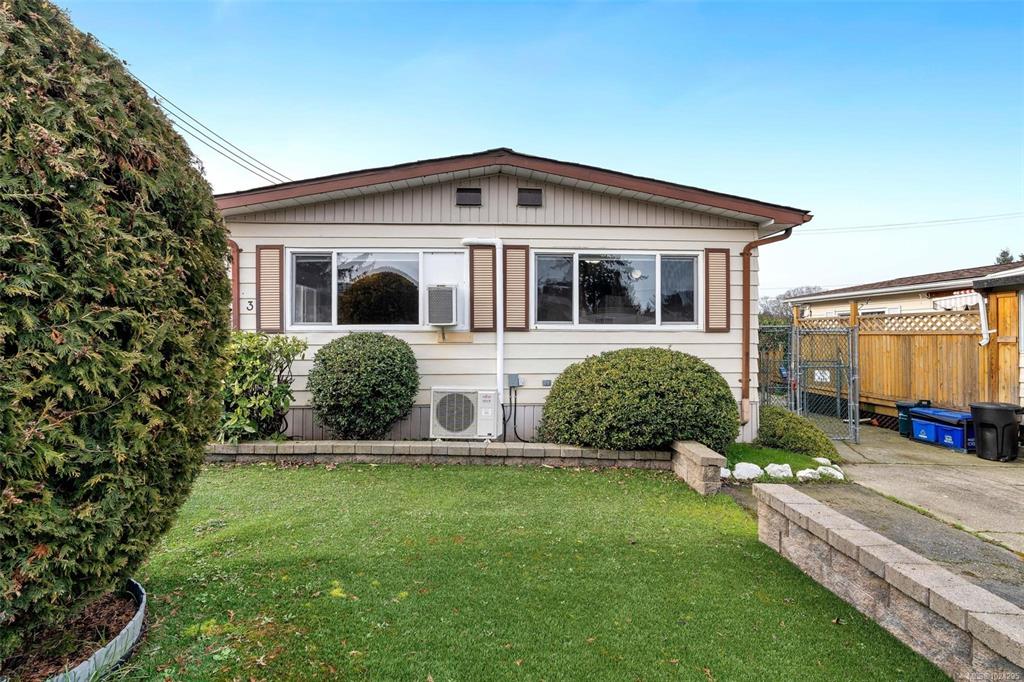 Second View of 158 Cooper Rd, Aaron Court, View Royal, BC, V9A 7B3