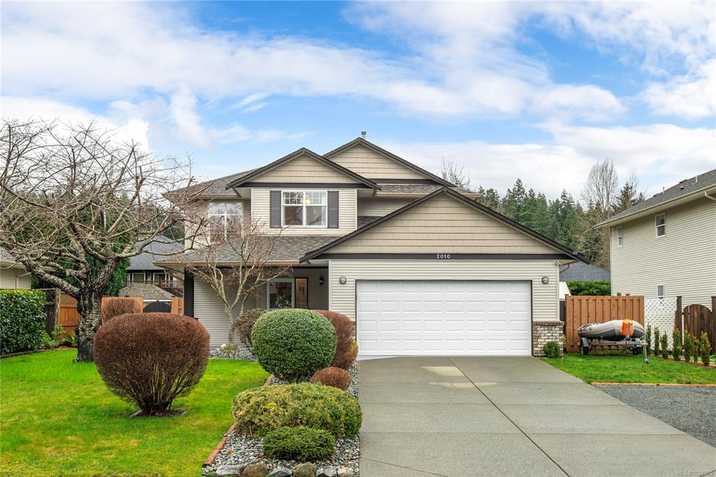 Second View of 2010 College Dr, Campbell River, BC, V9H 1T8