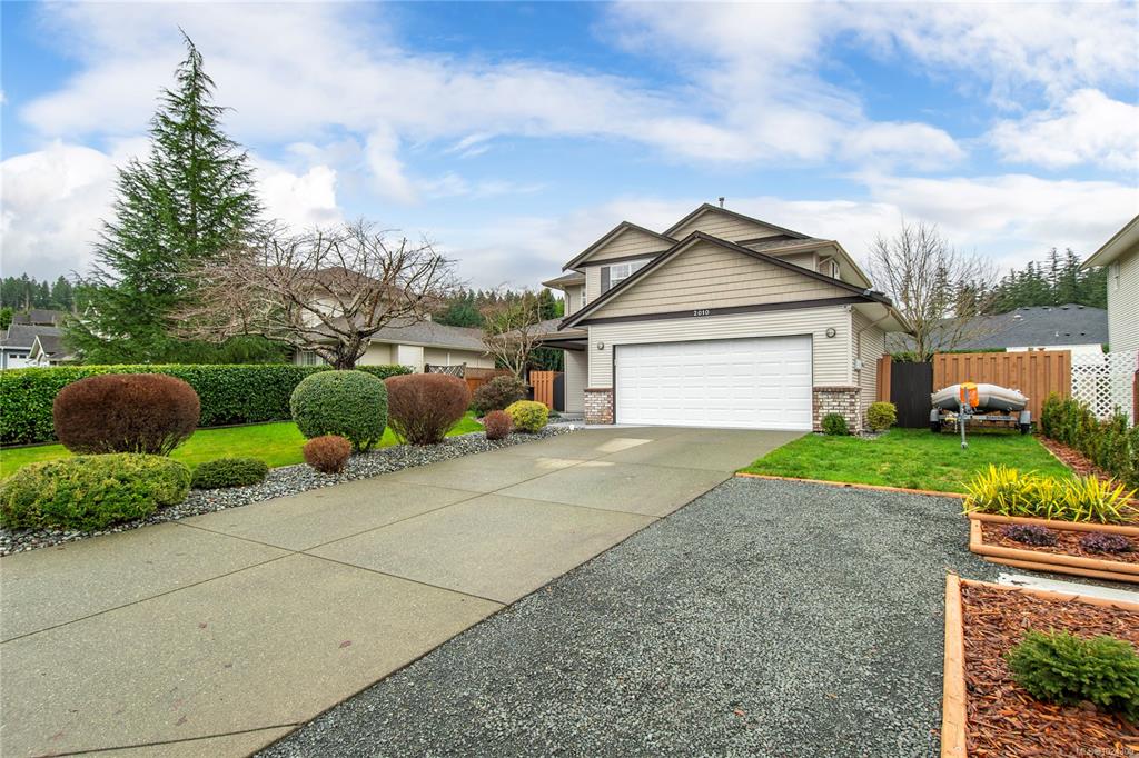 Third View of 2010 College Dr, Campbell River, BC, V9H 1T8