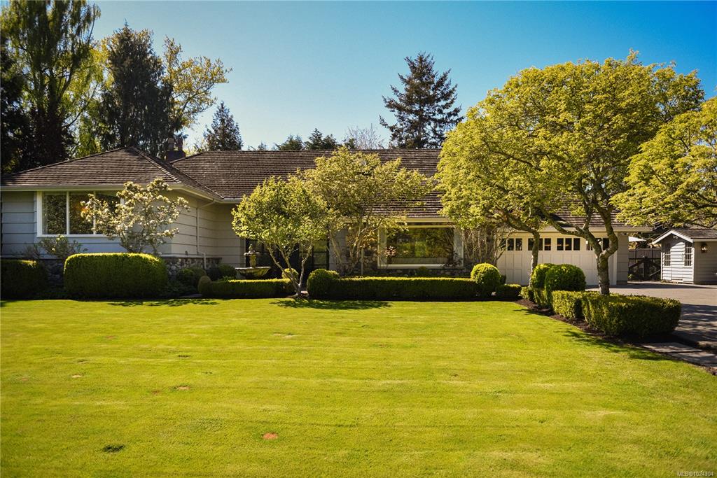 Second View of 3270 Beach Dr, Oak Bay, BC, V8R 6M1