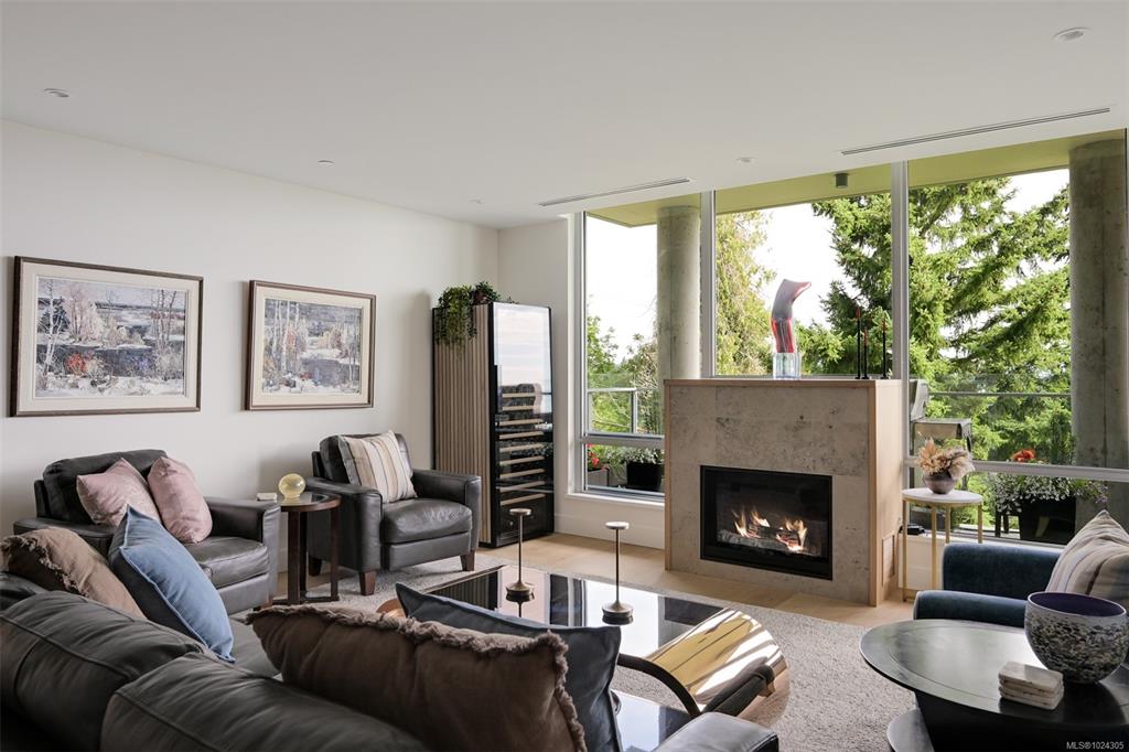 Fifth View of 5388 Hill Rise Terr, Saanich, BC, V8Y 3K2