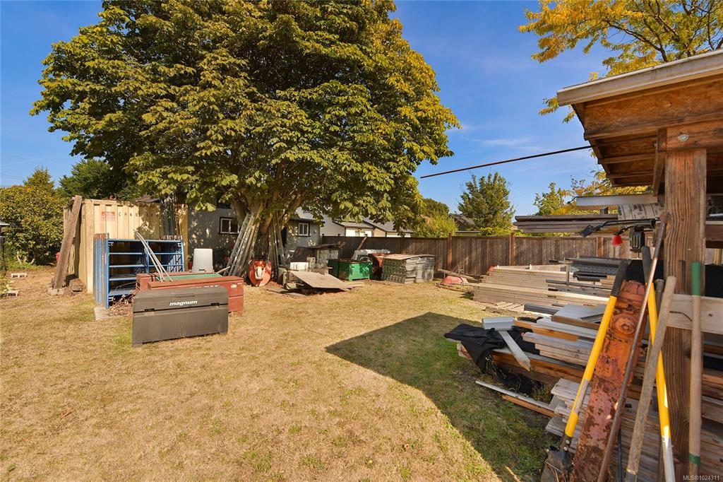 Fourth View of 1715 Carrick St, Victoria, BC, V8R 2M1