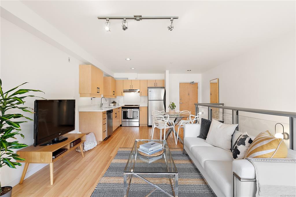 Third View of 821 Tyee Rd, Victoria, BC, V9A 7R2