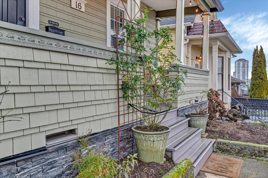 Third View of 16 Irwin St, Nanaimo, BC, V9R 4X1
