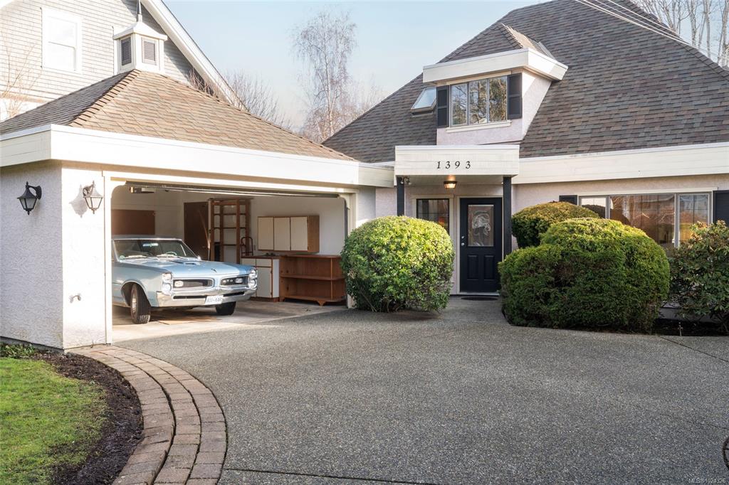 Fifth View of 1393 Monterey Ave, Oak Bay, BC, V8S 4V9
