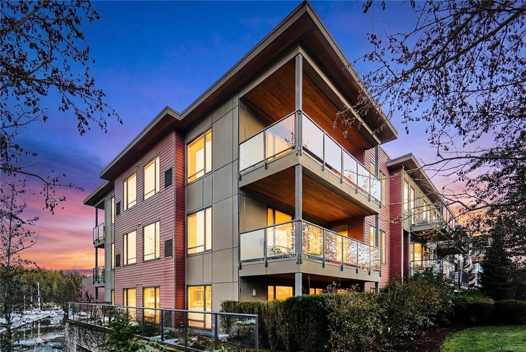 580 Stewart Ave, 1024327, BC,