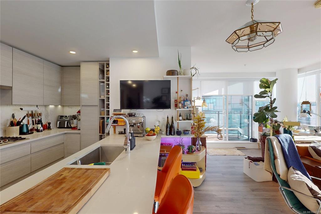 Third View of 777 Herald St, Hudson Place One, Victoria, BC, V8T 0C7