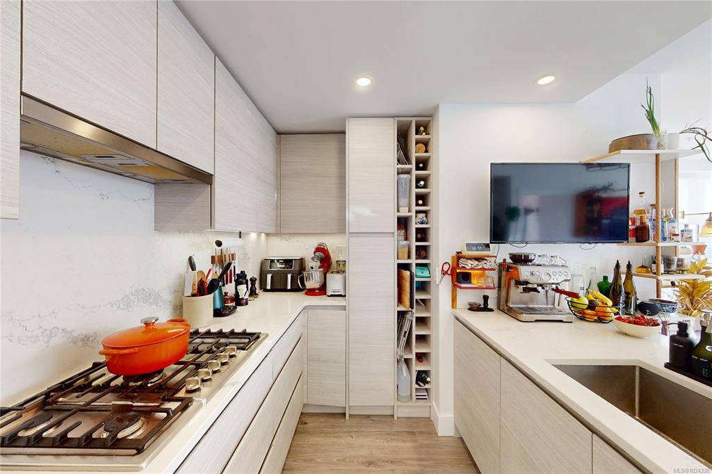 Fourth View of 777 Herald St, Hudson Place One, Victoria, BC, V8T 0C7