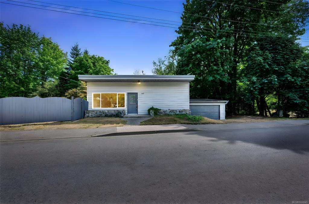 Fourth View of 160 Cowichan Lake Rd, Lake Cowichan, BC, V0R 2G0