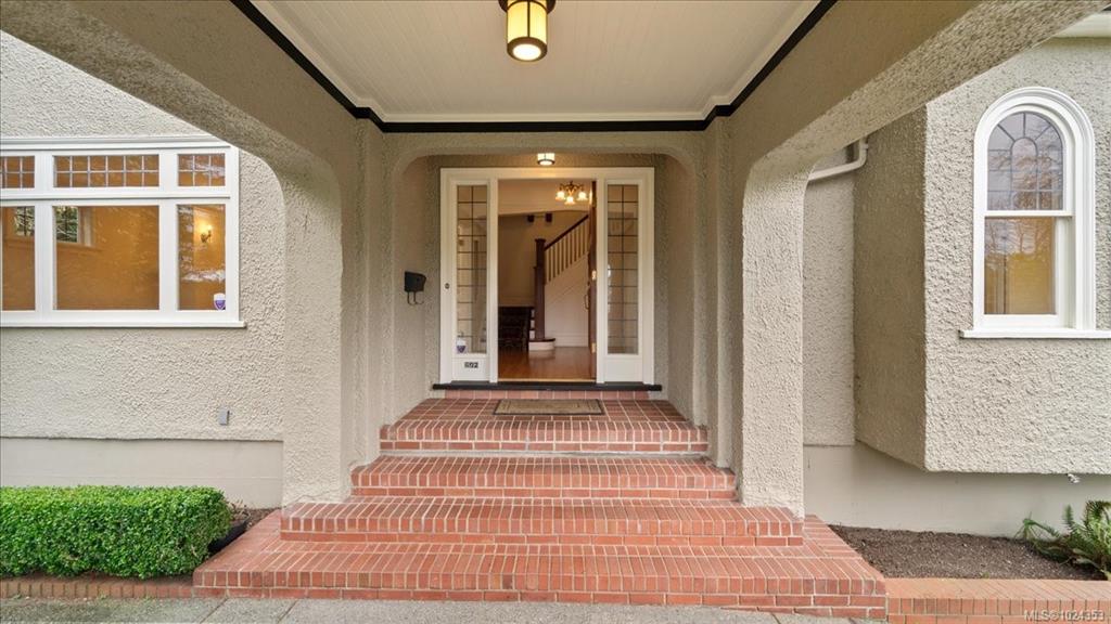 Fifth View of 602 Newport Ave, Oak Bay, BC, V8S 5C7