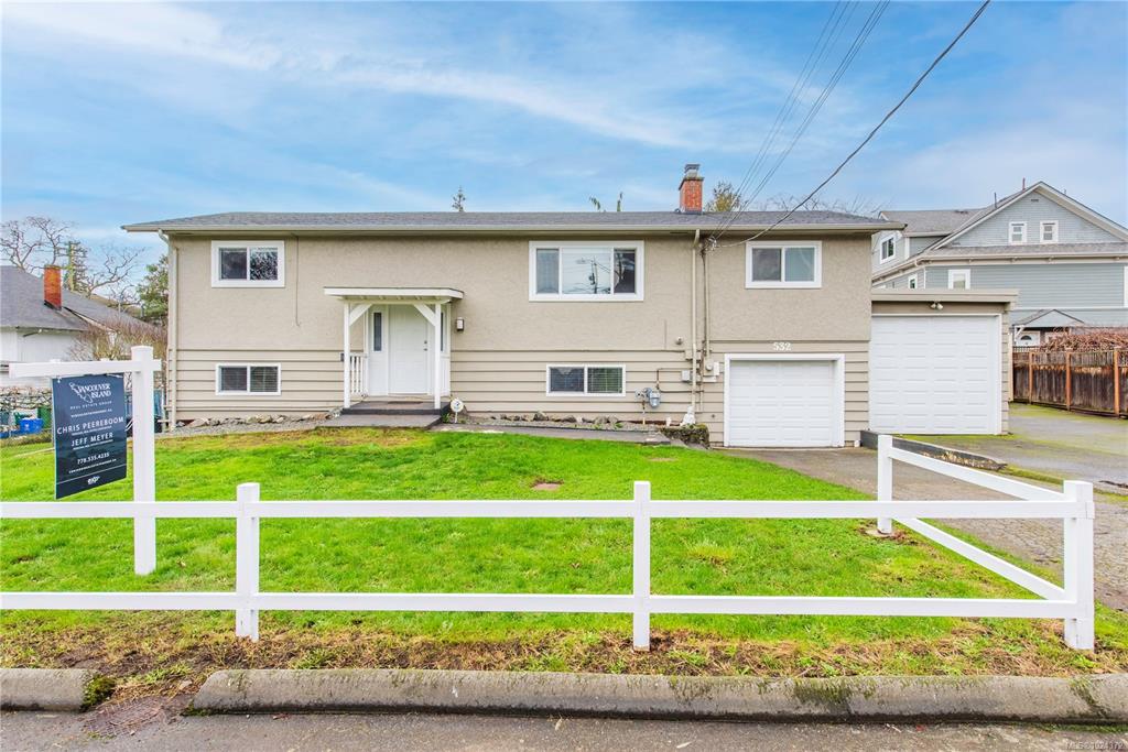 532 Bowlsby Pl, 1024372, BC,