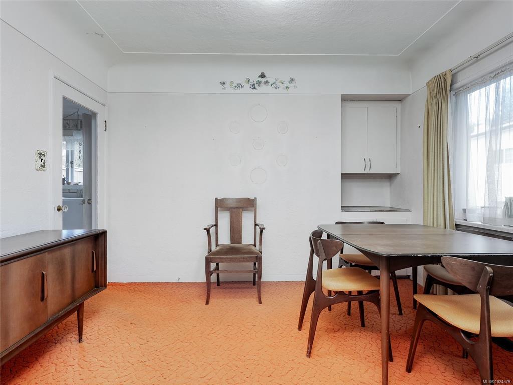 Fifth View of 24 Gorge Rd E, Victoria, BC, V9A 1K8