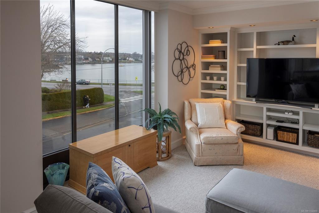 Fifth View of 2605 Windsor Rd, Windsor Park Place, Oak Bay, BC, V8S 5H9