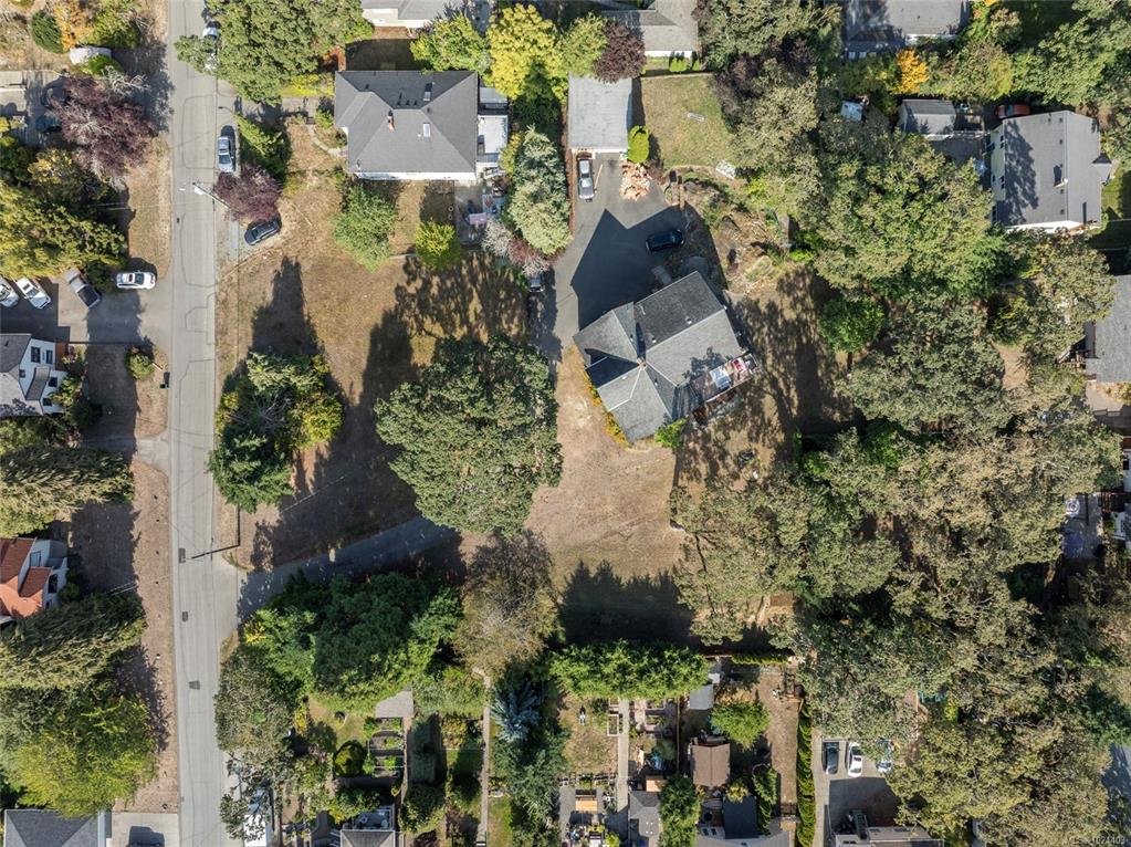 Third View of 3353 Salsbury Way, Saanich, BC, V8P 3K4