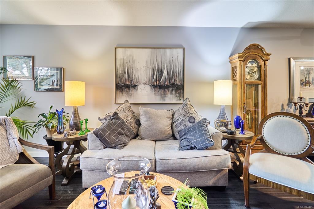 Fourth View of 100 Dawes St, Oakwood, Nanaimo, BC, V9S 1A3