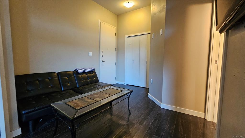 Fifth View of 1121 Fort St, Victoria, BC, V8V 3K9