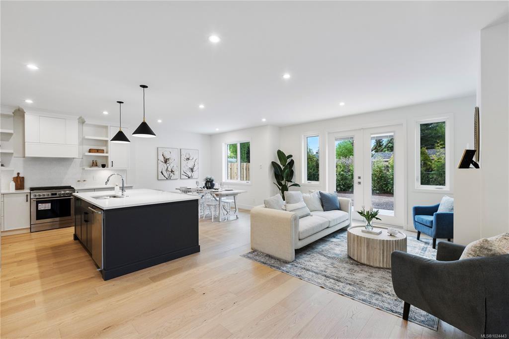 Third View of 220 Kamloops Ave, Saanich, BC, V8Z 1W5