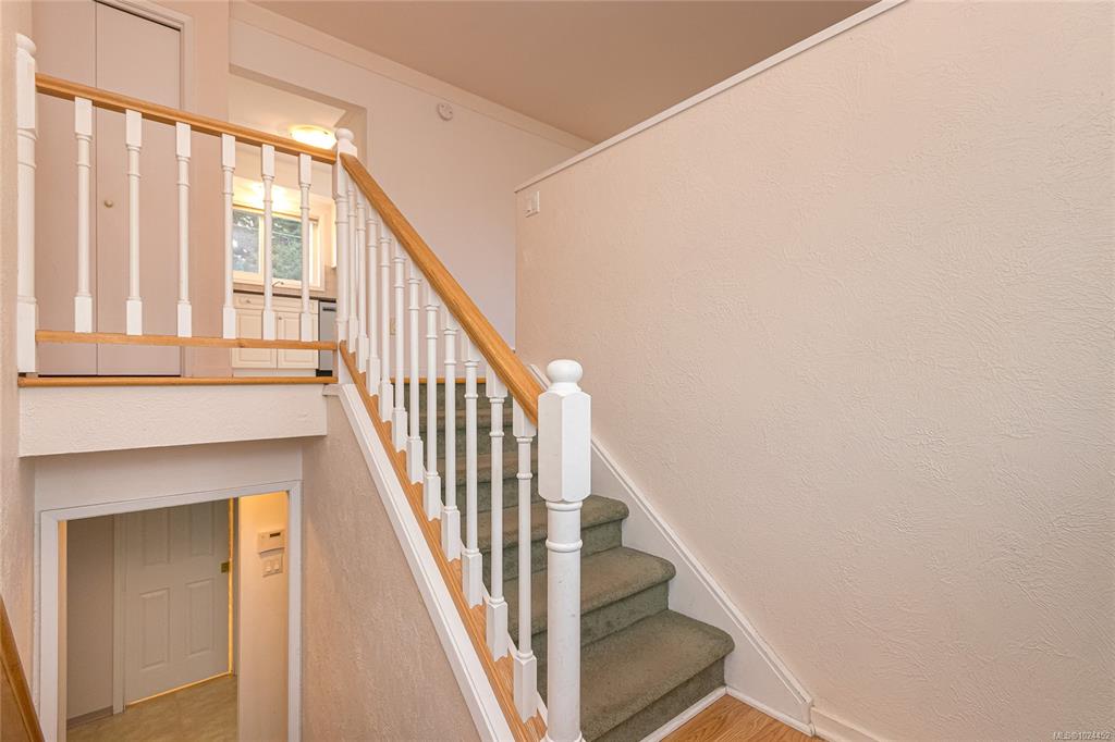 Third View of 1697 Cedarwood Close, Saanich, BC, V8N 1H1