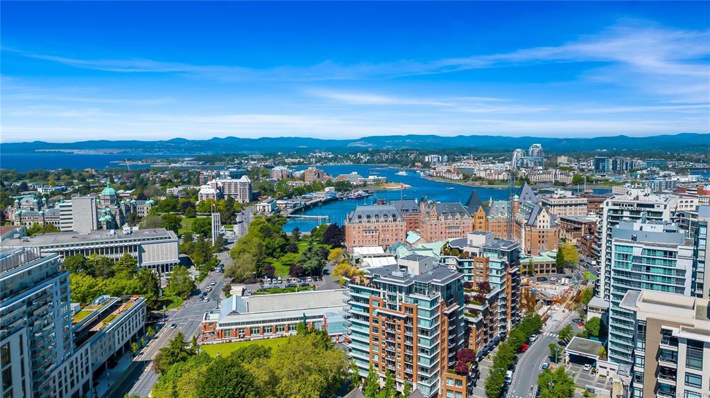 Third View of 737 Humboldt St, Aria, Victoria, BC, V8W 1B1