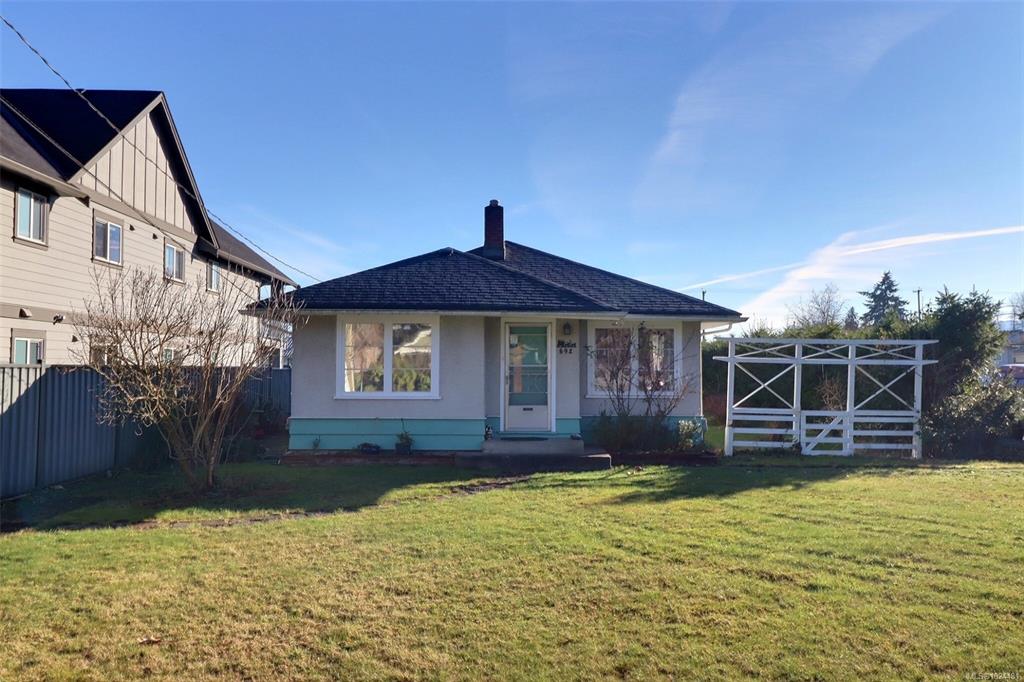 692 5th St, 1024481, BC,