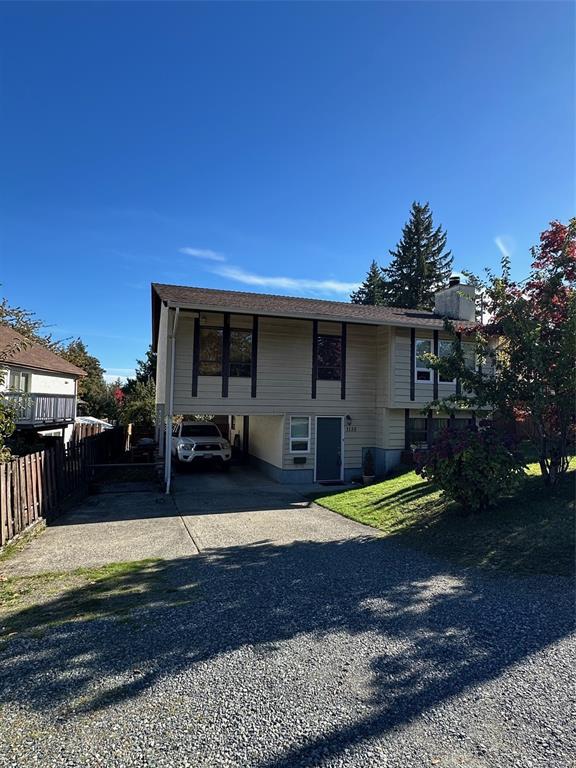 Second View of 1135 Mcdonald Cres, Nanaimo, BC, V9S 5M1