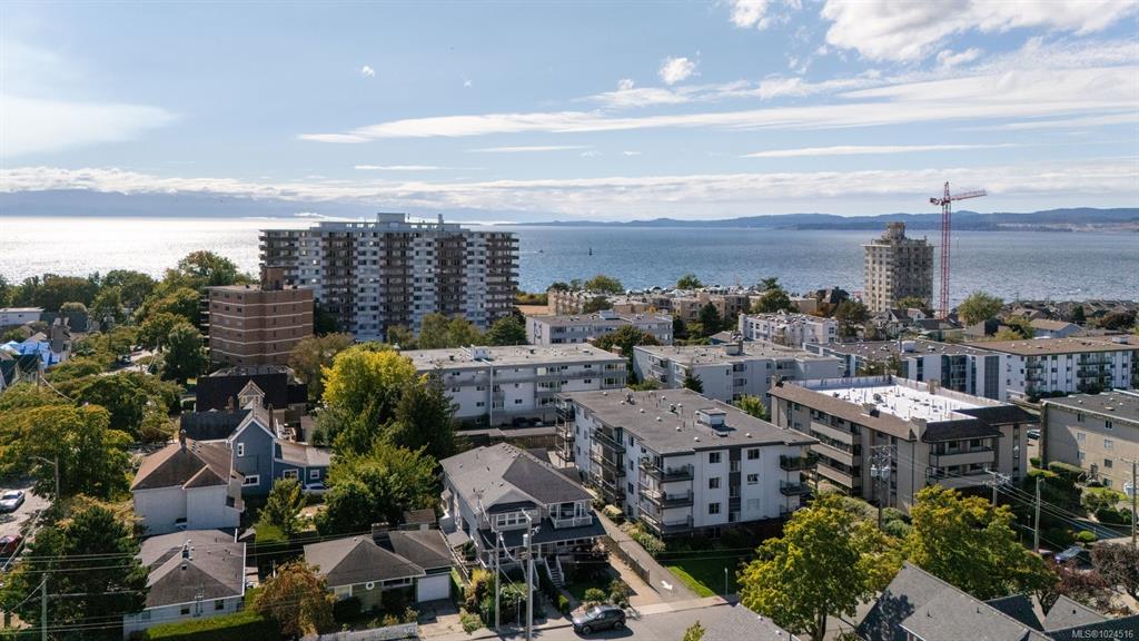 Fourth View of 555 Niagara St, Victoria, BC, V8V 1H2