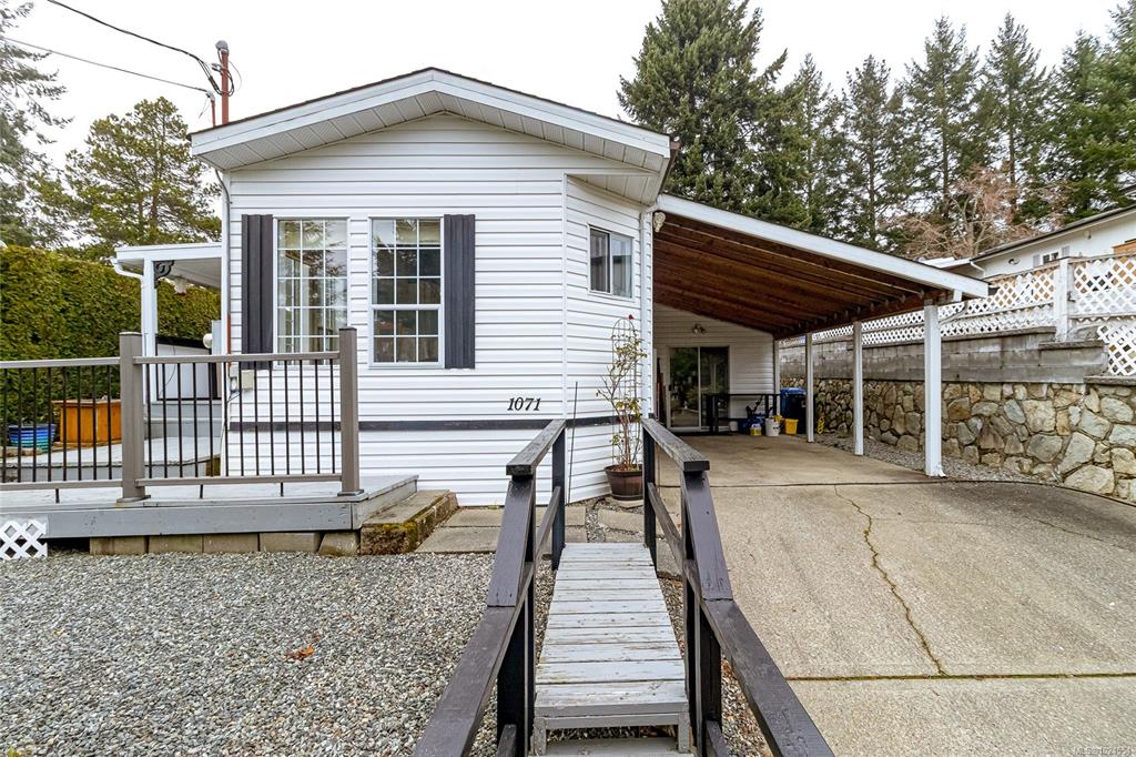 Third View of 1071 Bourban Rd, Mill Bay, BC, V0R 2P2