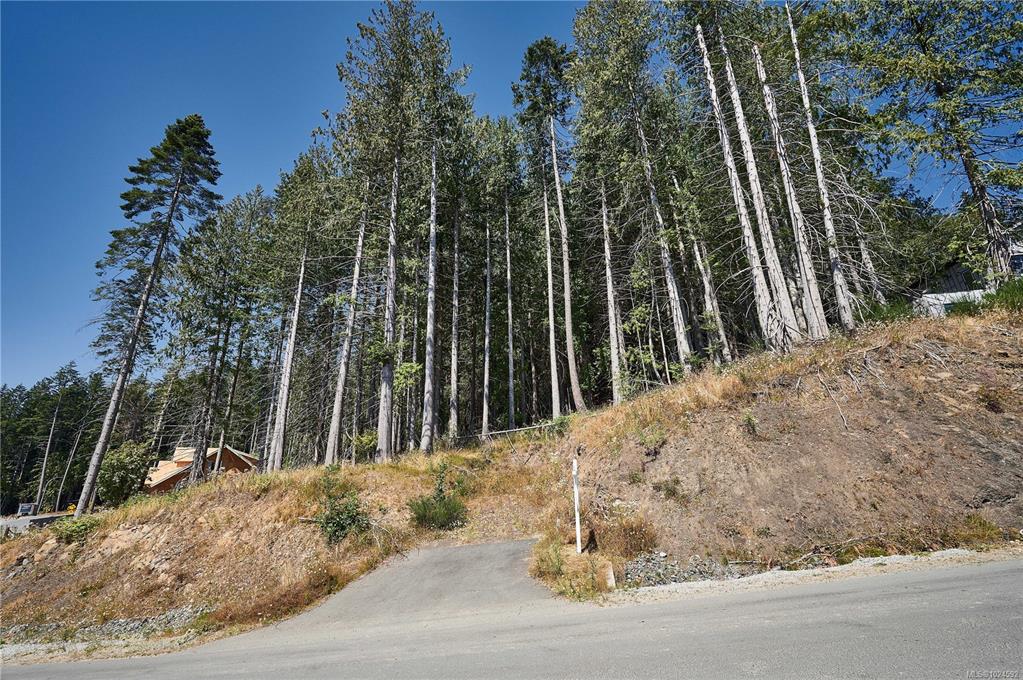 Fifth View of 10880 Greenpark Dr, North Saanich, BC, V8L 5N5