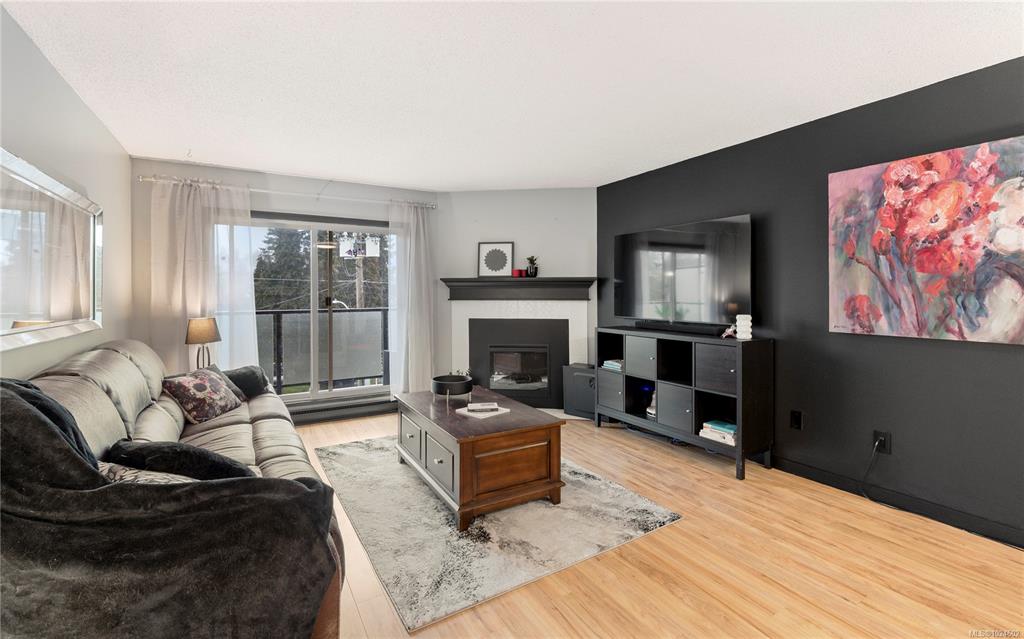 Second View of 1241 Fairfield Rd, WORTHINGTON COURT, Victoria, BC, V8V 3B3