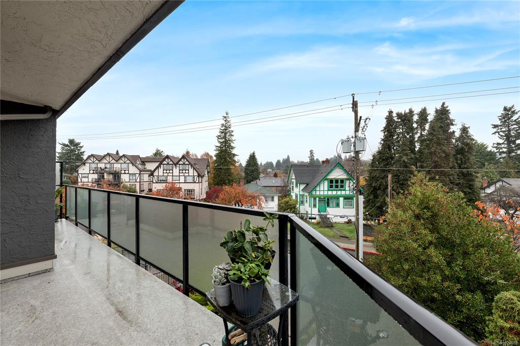 Fifth View of 1241 Fairfield Rd, WORTHINGTON COURT, Victoria, BC, V8V 3B3