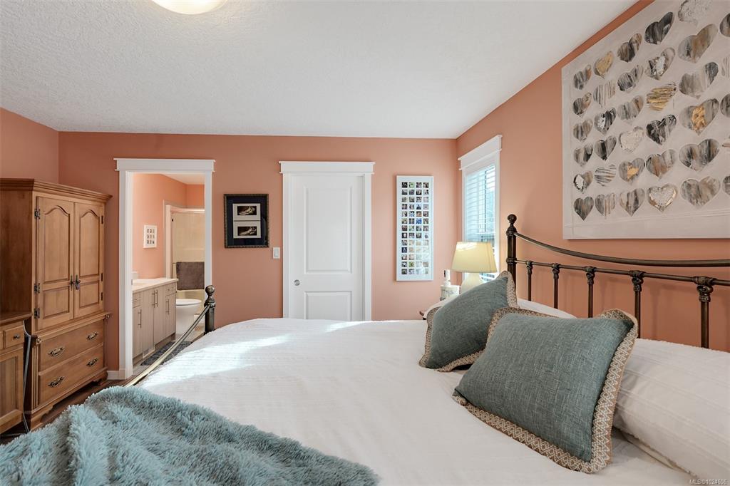 Fourth View of 7586 Tetayut Rd, Central Saanich, BC, V8M 0B4