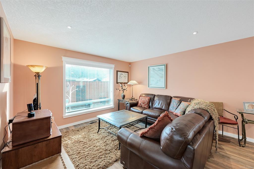 Fifth View of 7586 Tetayut Rd, Central Saanich, BC, V8M 0B4