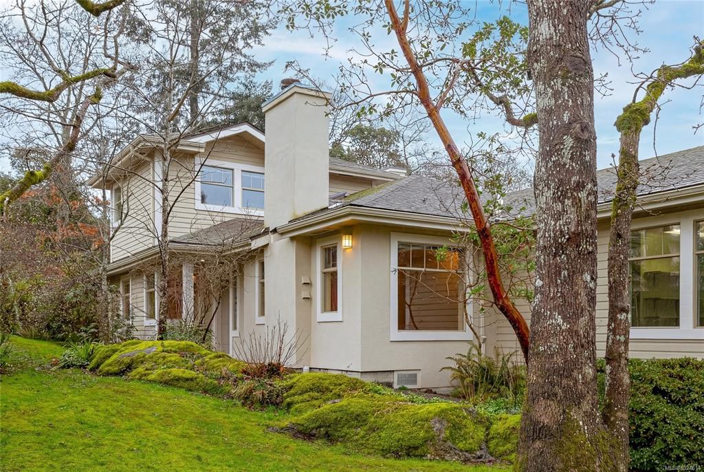 Third View of 850 Parklands Dr, Parklane, Esquimalt, BC, V9A 7L9