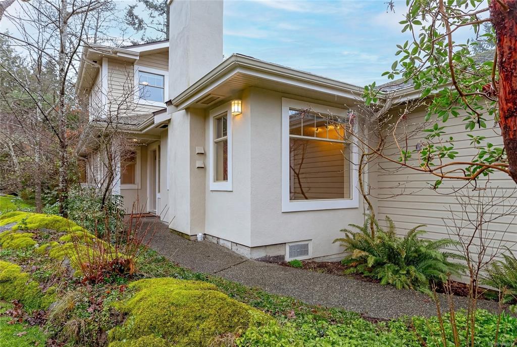 Fourth View of 850 Parklands Dr, Parklane, Esquimalt, BC, V9A 7L9