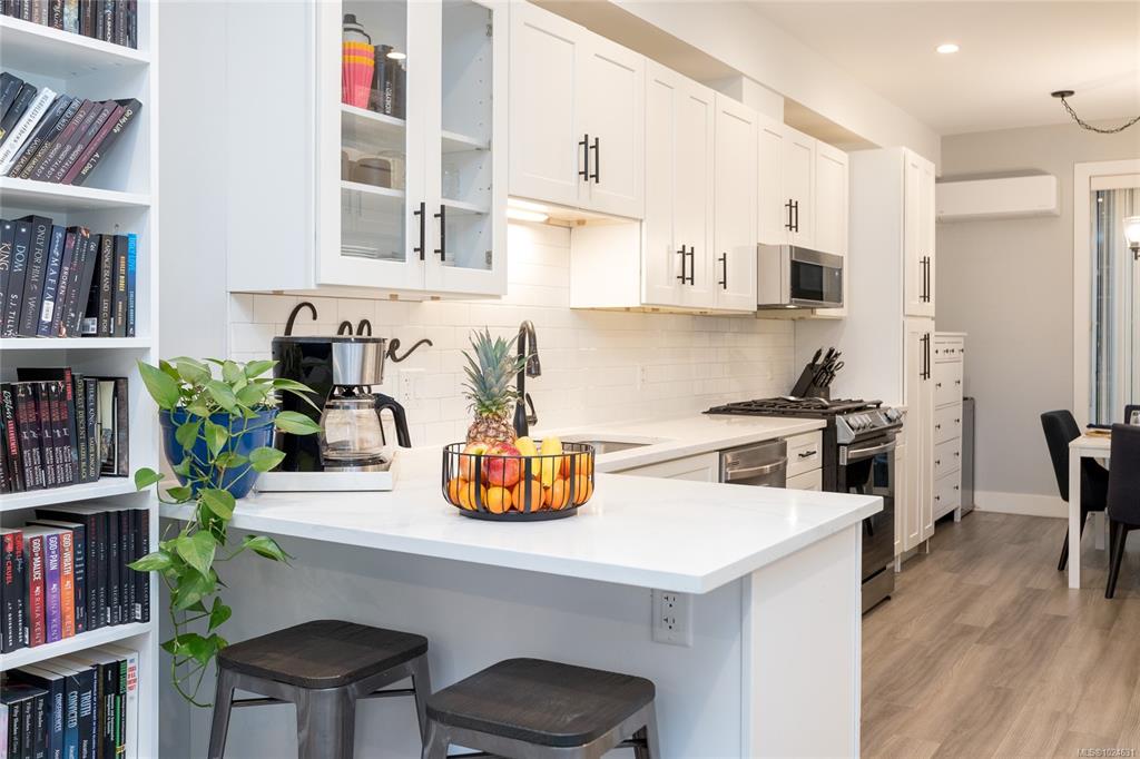 933 Turnstone Ridge, 1024631, BC,