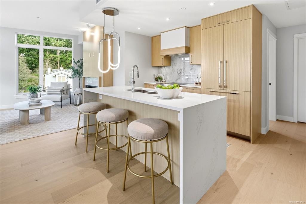 5229 Cordova Bay Rd, 1024647, BC,