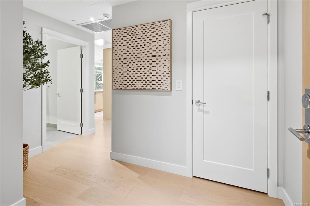 Third View of 5229 Cordova Bay Rd, Tiller & Grace, Saanich, BC, V8Y 2L1