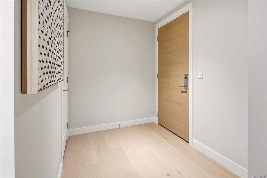 Fourth View of 5229 Cordova Bay Rd, Tiller & Grace, Saanich, BC, V8Y 2L1