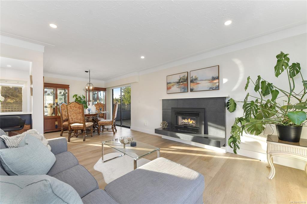 Fifth View of 2048 Courser Dr, Sidney, BC, V8L 2N6