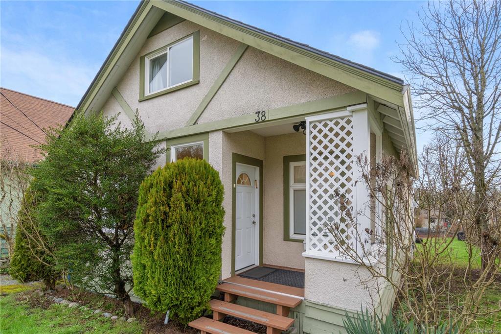 Third View of 38 Machleary St, Nanaimo, BC, V9R 2G4