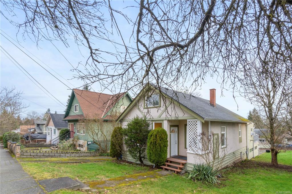 Fifth View of 38 Machleary St, Nanaimo, BC, V9R 2G4