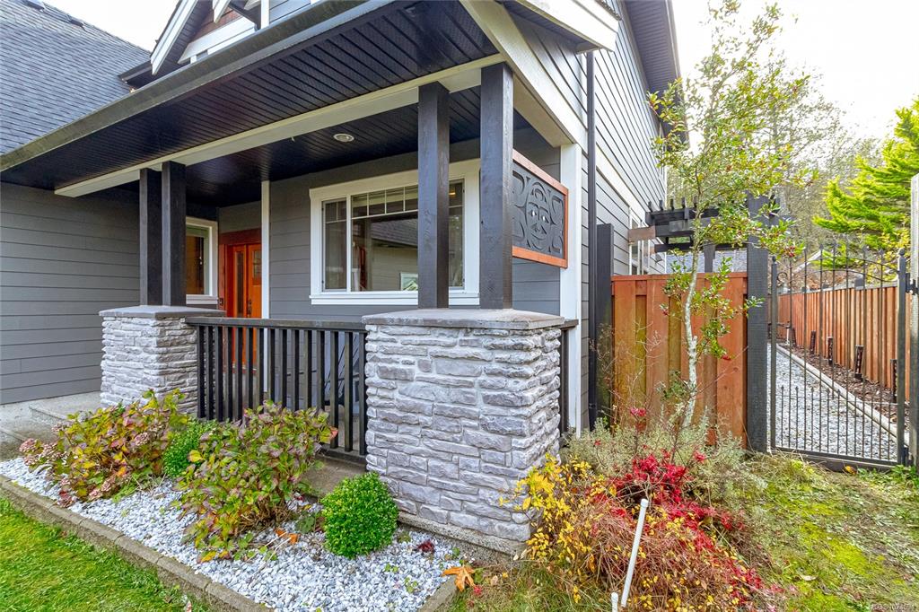 Fourth View of 898 Bucktail Rd, Mill Springs, Mill Bay, BC, V0R 2P1