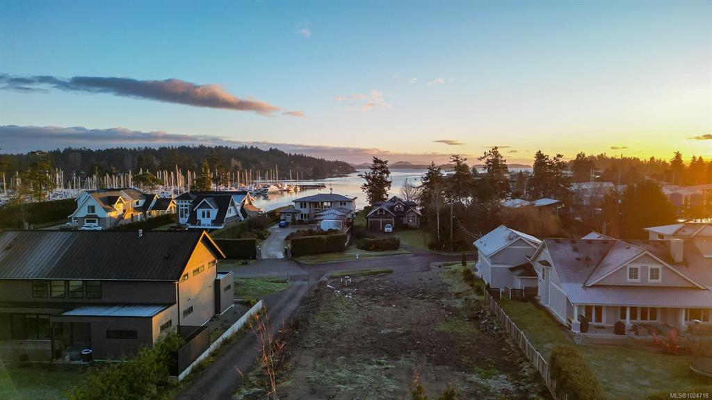 Third View of 10724 Bayfield Rd, North Saanich, BC, V8L 5S7