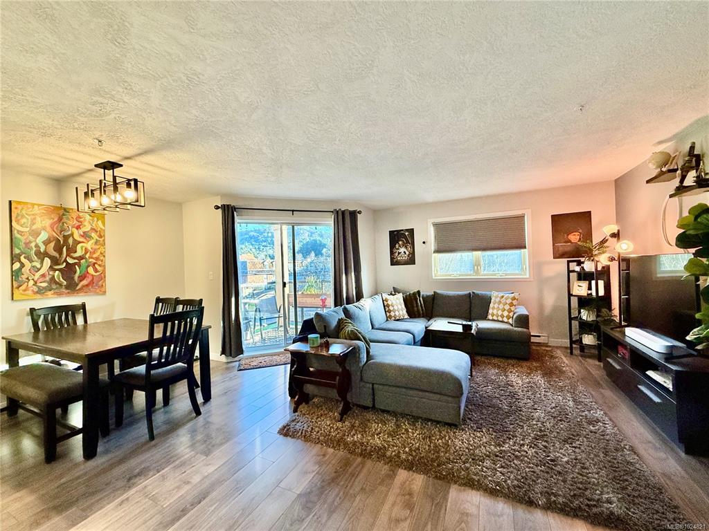 1694 Cedar Hill Cross Rd, 1024821, BC,