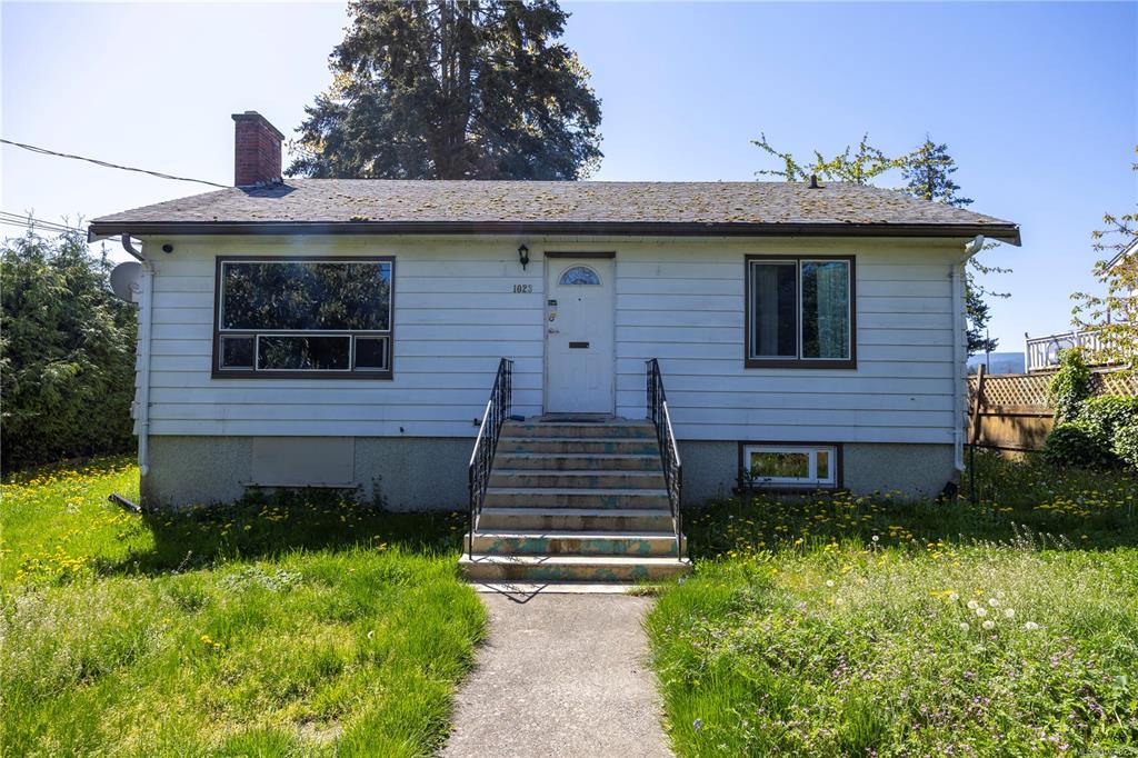 MLS® listing #30528109 for sale located at 1019 1023 Dufferin Cres