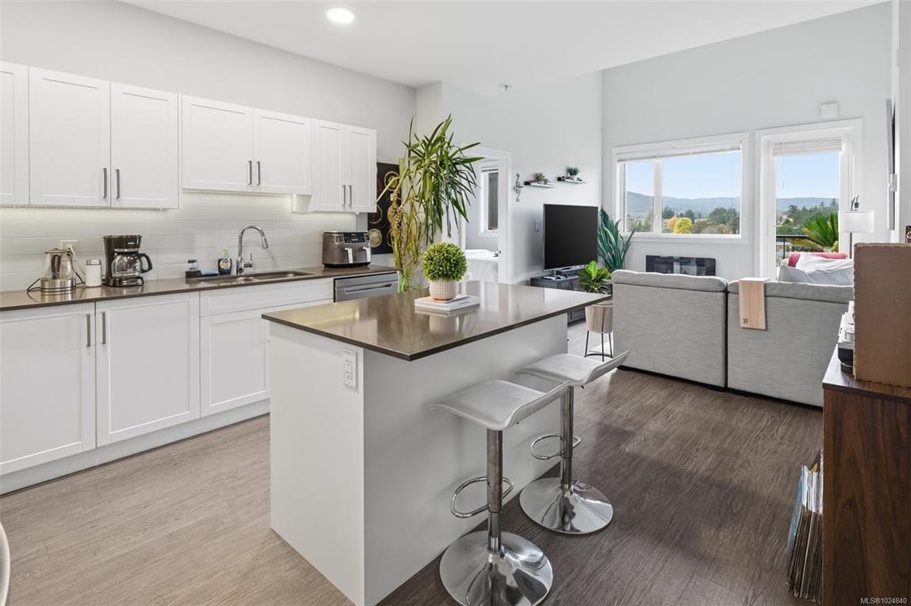 2843 Jacklin Rd, 1024840, BC,