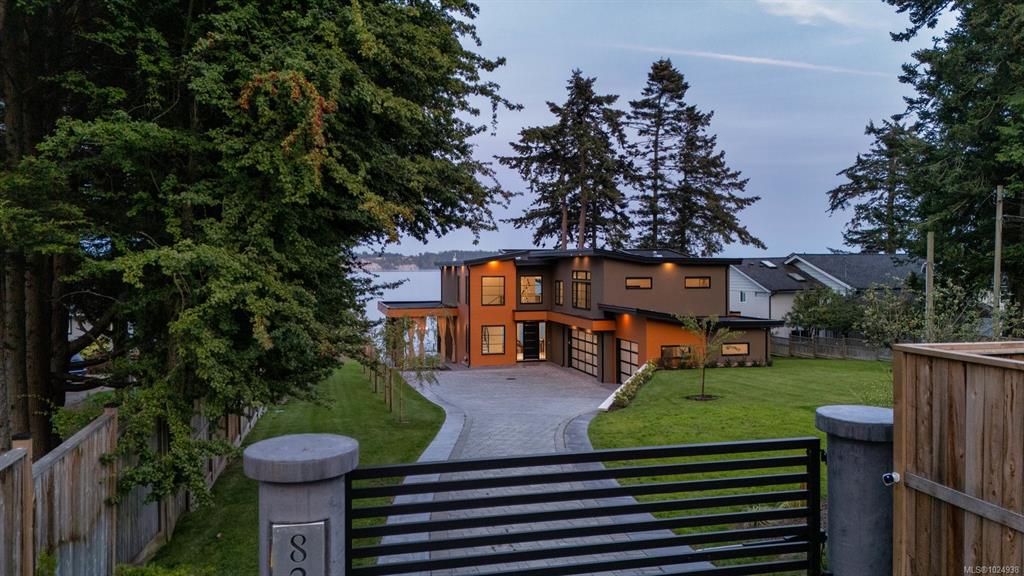 Fourth View of 8213 Lochside Dr, Central Saanich, BC, V8M 1T9