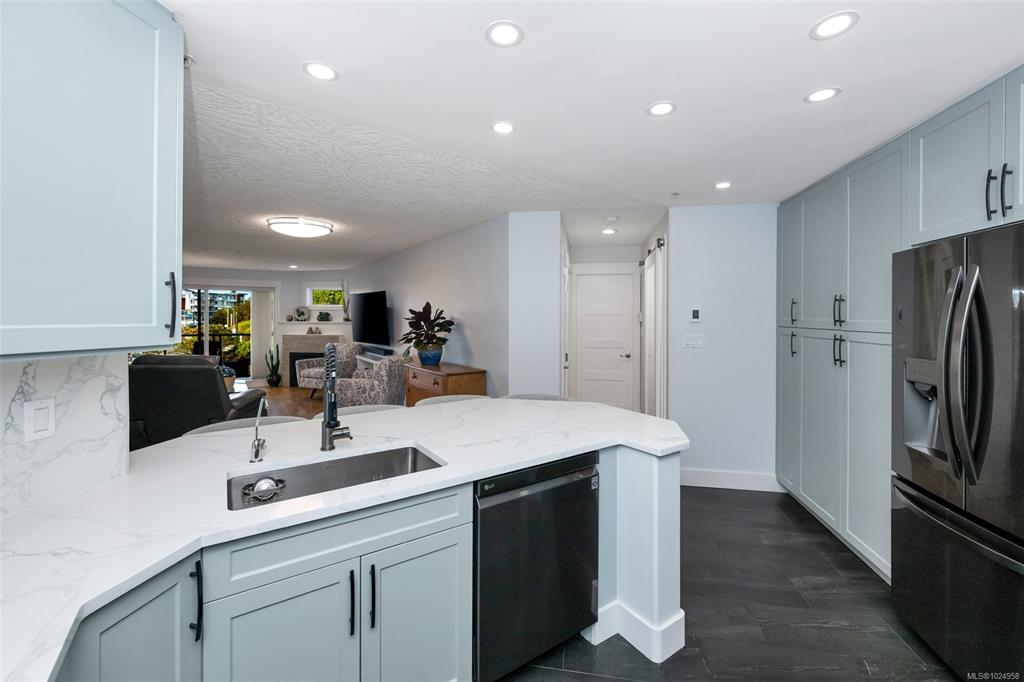 Fourth View of 1085 Tillicum Rd, Gorge Pointe, Esquimalt, BC, V9A 7M3