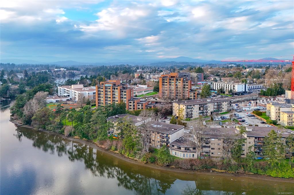 103 Gorge Rd E, 1024971, BC,